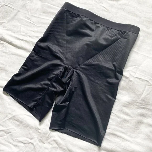 SPANX SPANXshape™ Invisible Mid-Thigh Short Women's XS Black Shapewear - Picture 4 of 12